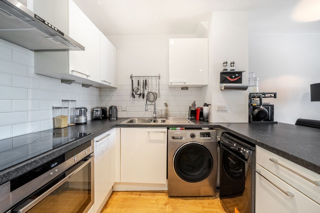 Property photo 2 of 20 1-6A3d924F07758-1...