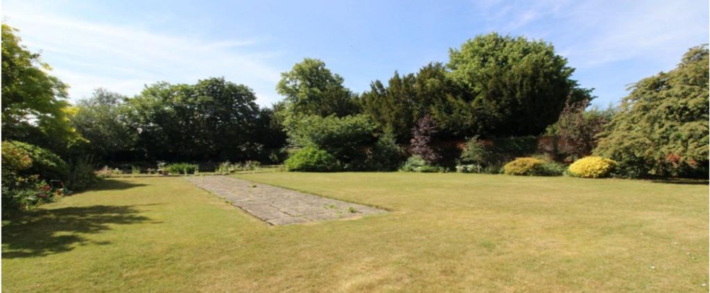 Property photo 3 of 8