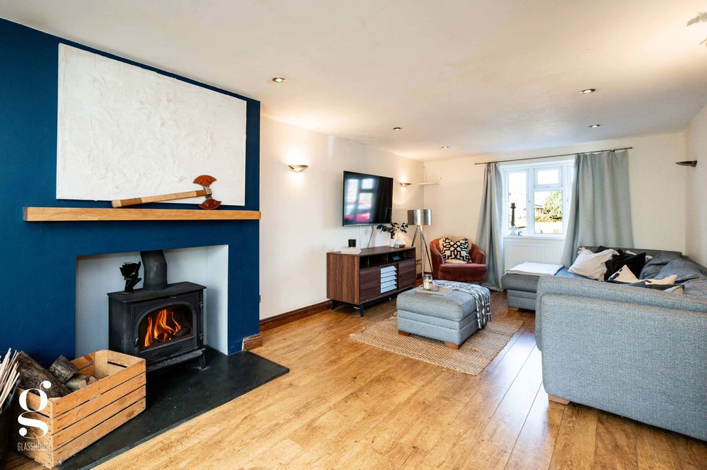 Property photo 2 of 38