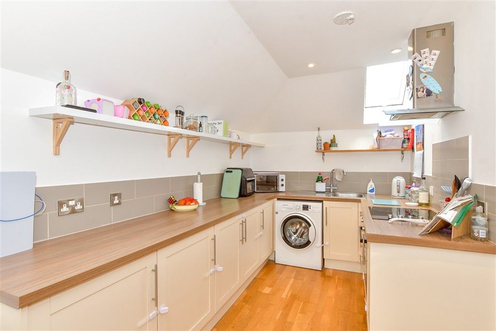 Property photo 3 of 8 Kitchen