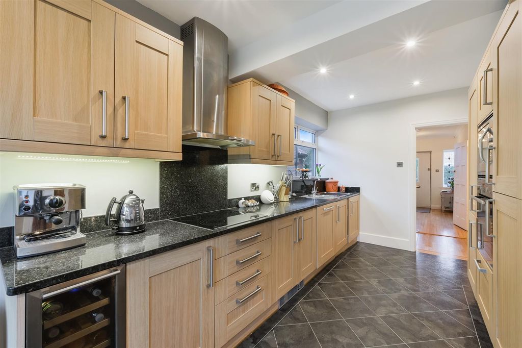 Property photo 3 of 15 Nutfield Road  (16).Jpg