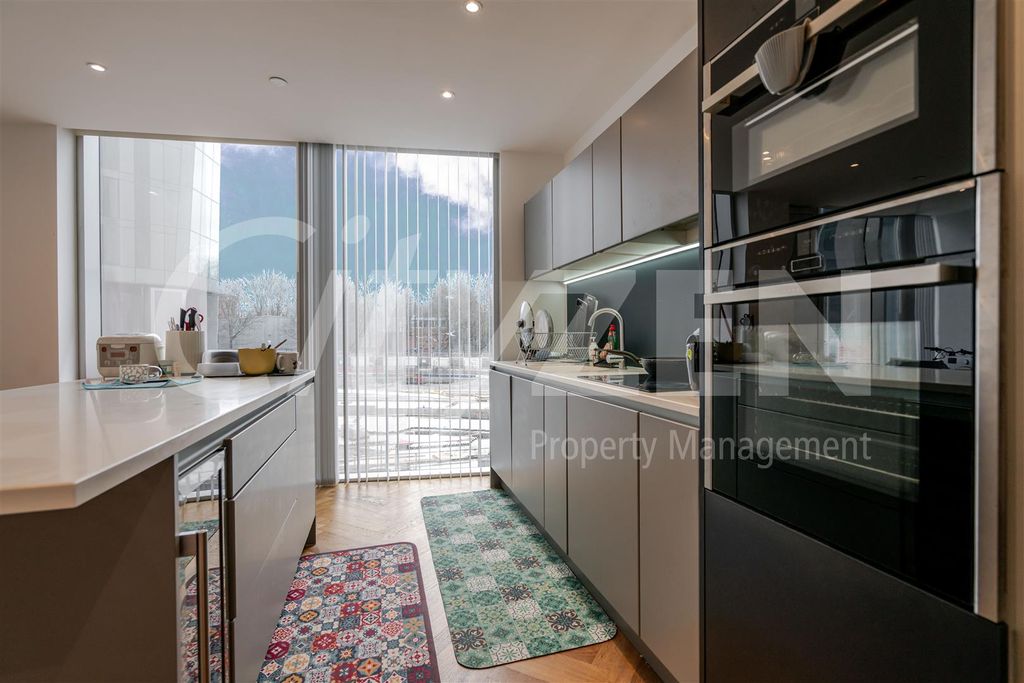 Property photo 3 of 14 Kitchen