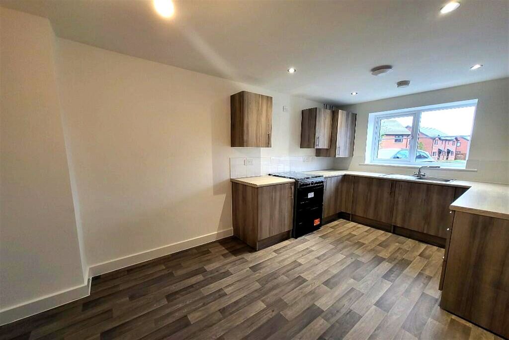 Property photo 1 of 7 (Main)