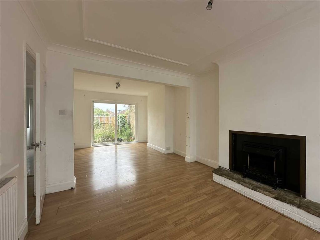Property photo 2 of 7 Lounge