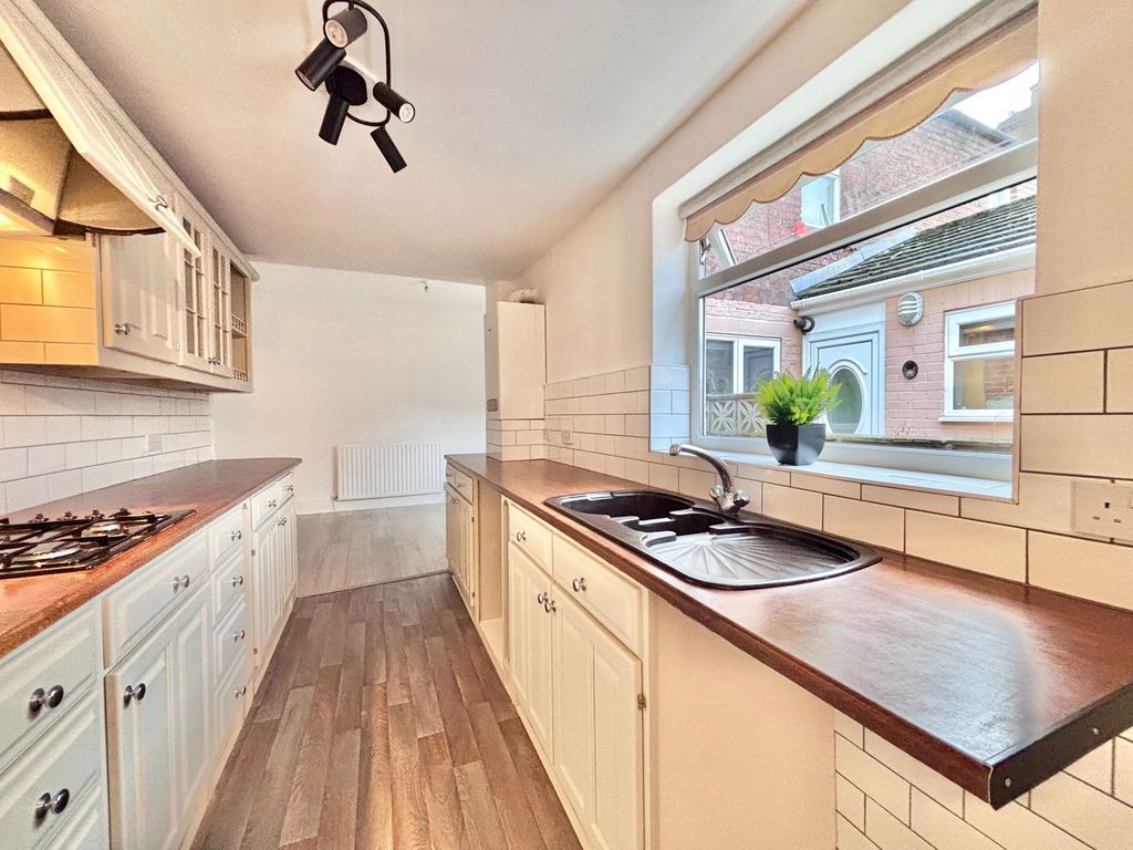 Property photo 2 of 21