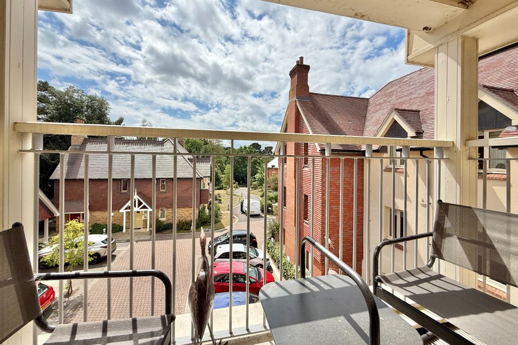 Property photo 2 of 15 Balcony 1