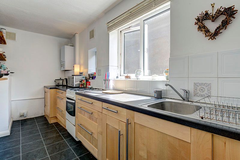 Property photo 3 of 6 Kitchen