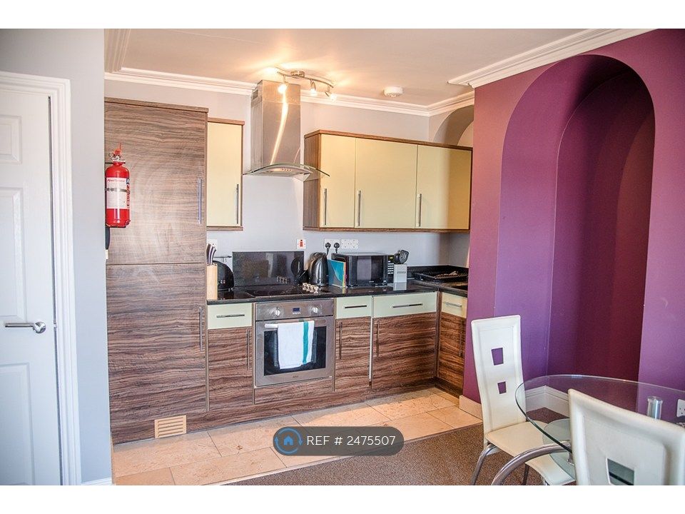 Property photo 3 of 7 Kitchen