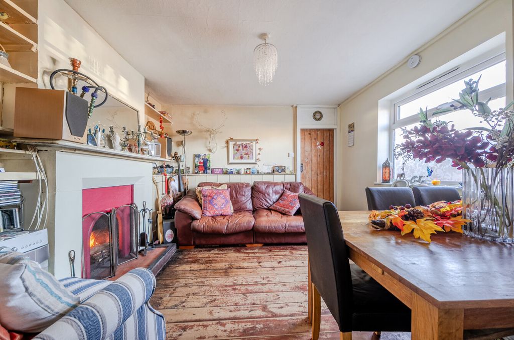 Property photo 3 of 15 1526184-15-1A11Af...