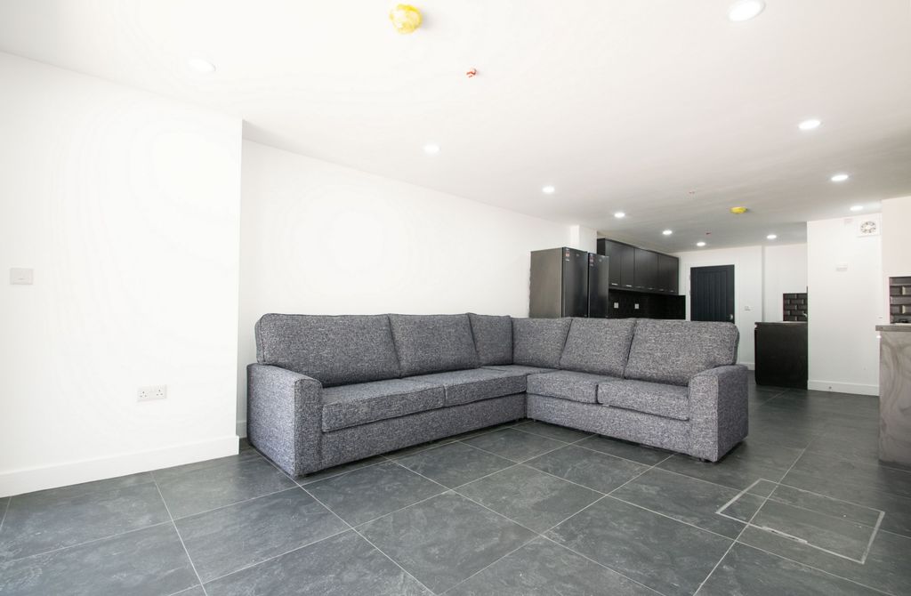 Property photo 3 of 15 Photo 3