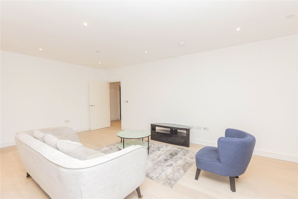 Property photo 2 of 23 Picture No. 19