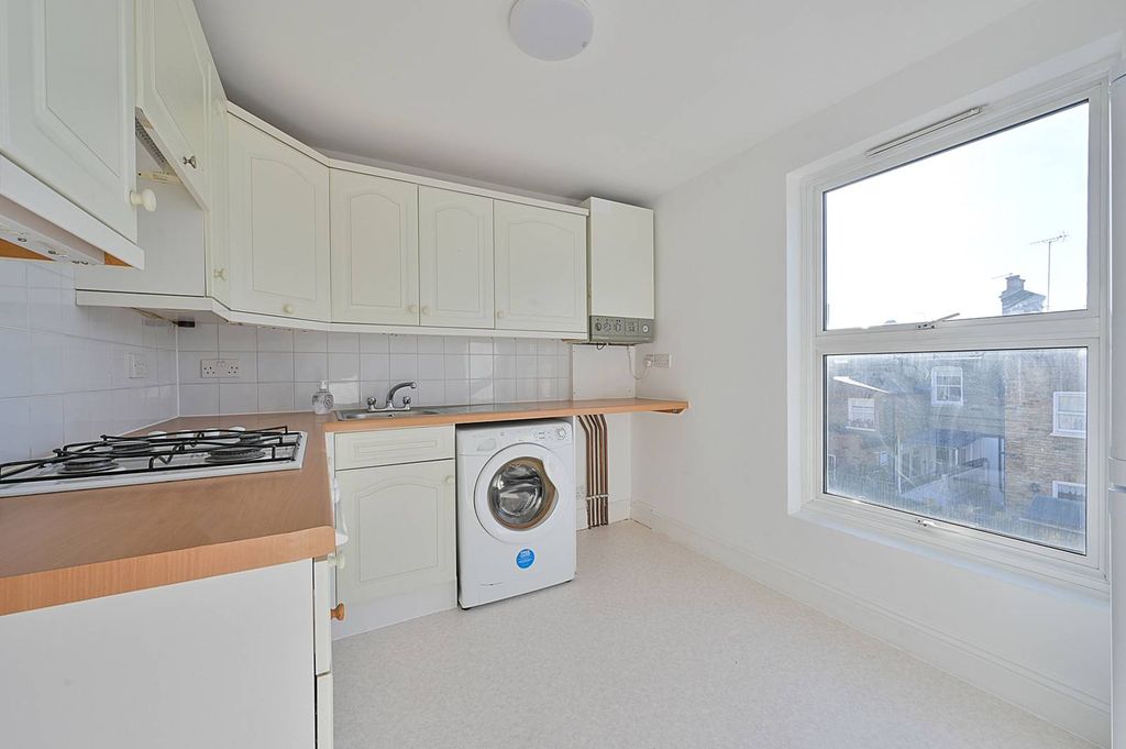 Property photo 3 of 9