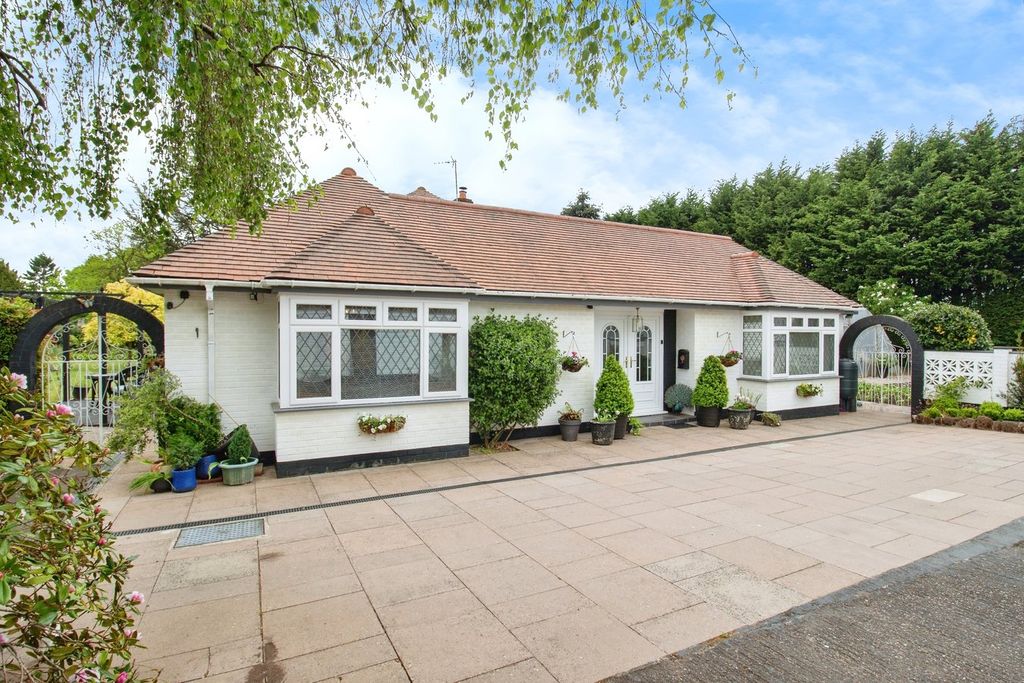 Property photo 1 of 28
