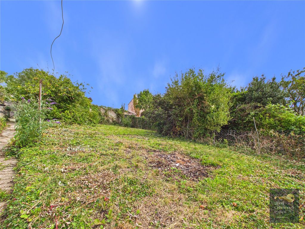 Property photo 3 of 21 Picture No. 06