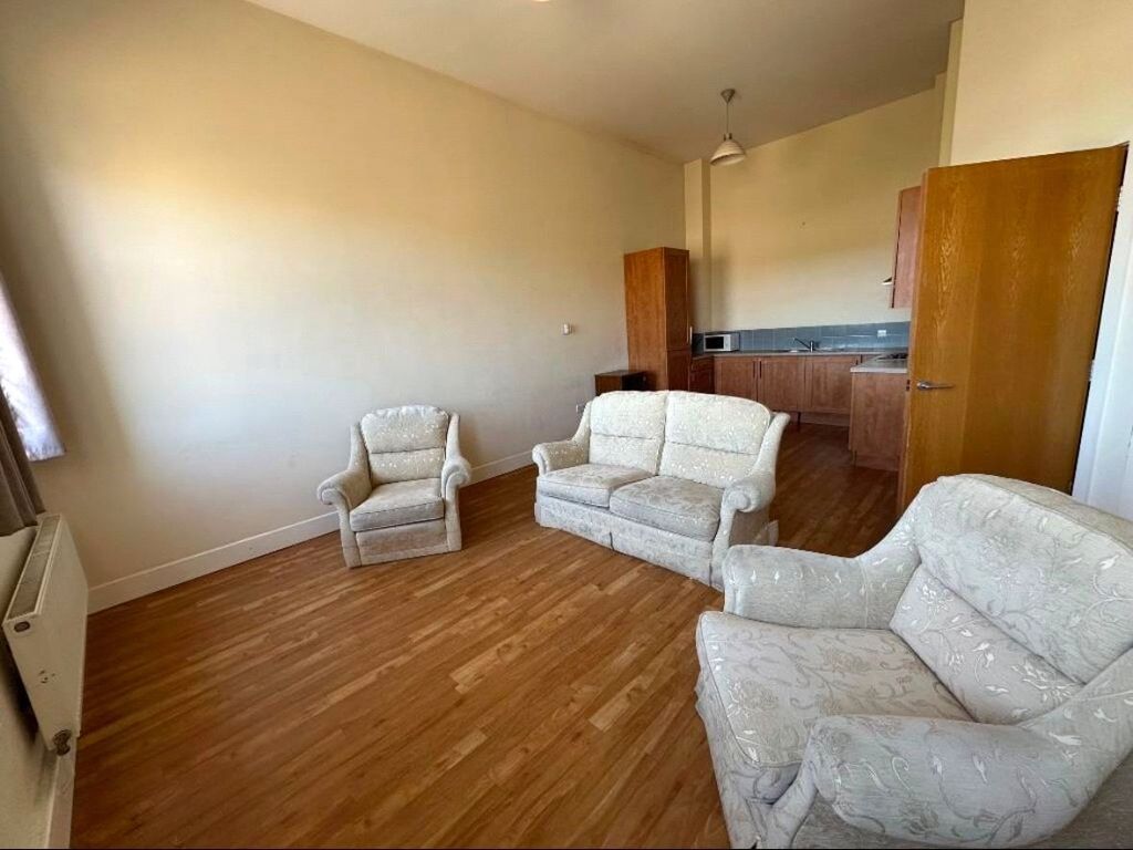 Property photo 2 of 6 Picture No. 10