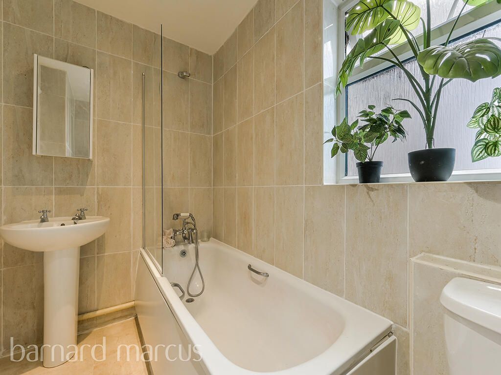 Property photo 3 of 7 Bathroom