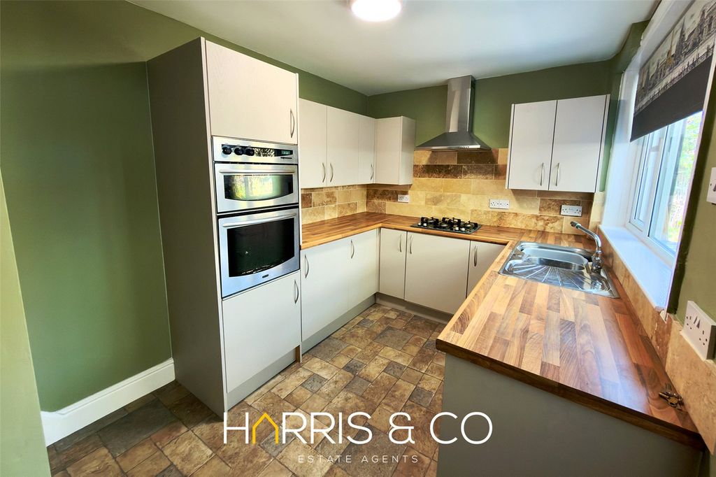 Property photo 2 of 16 Picture No. 02