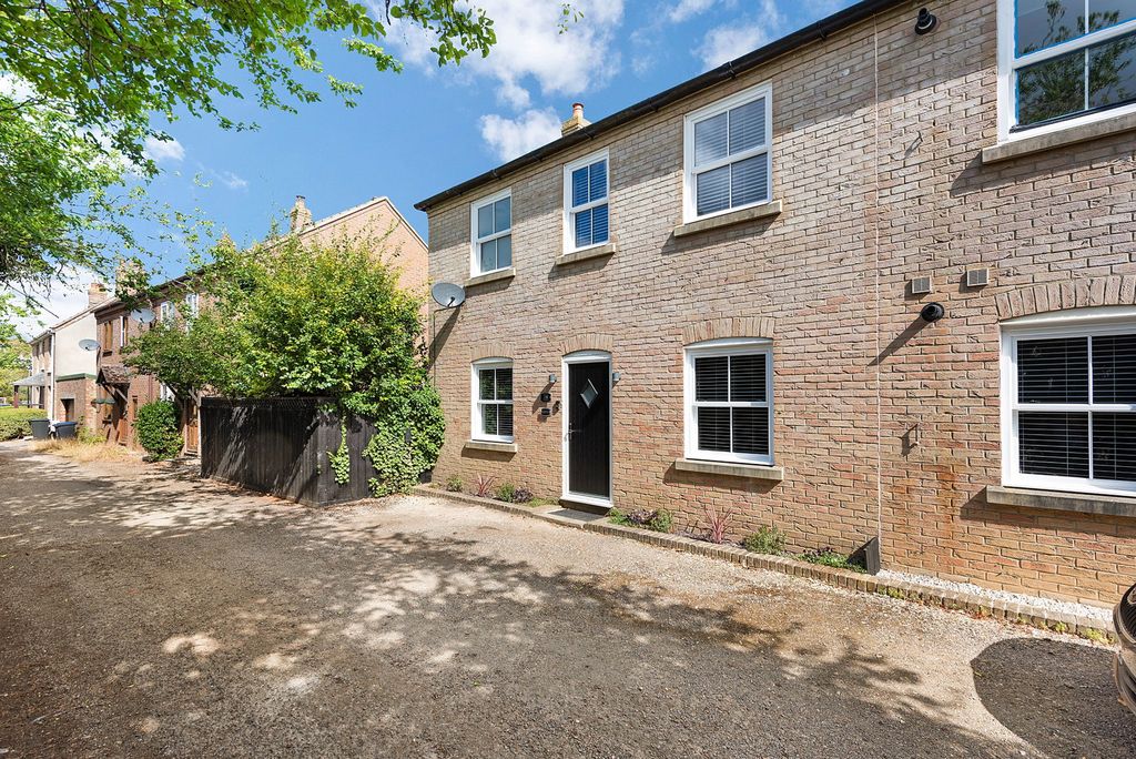 Property photo 1 of 44