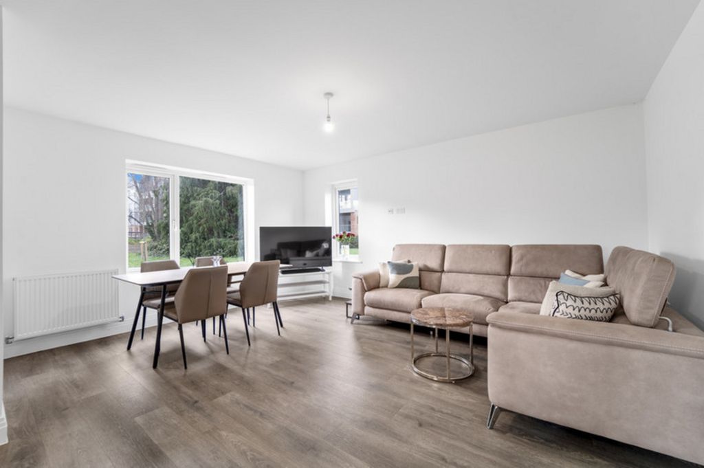 Property photo 1 of 21