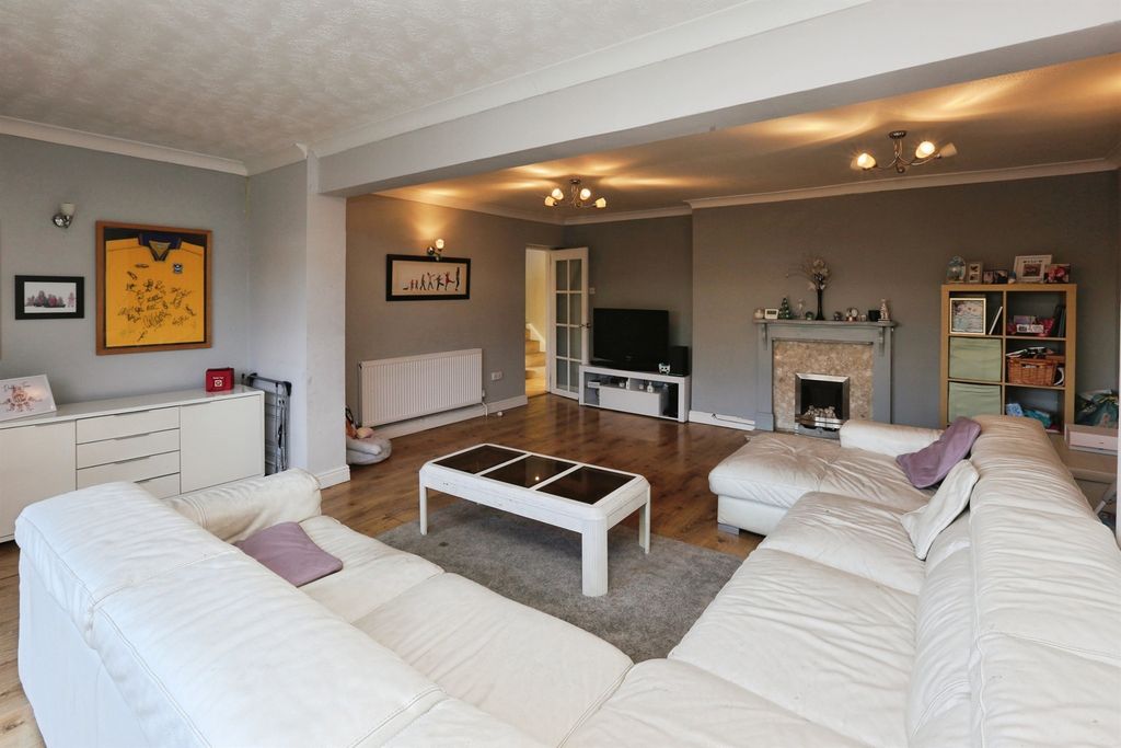 Property photo 2 of 15