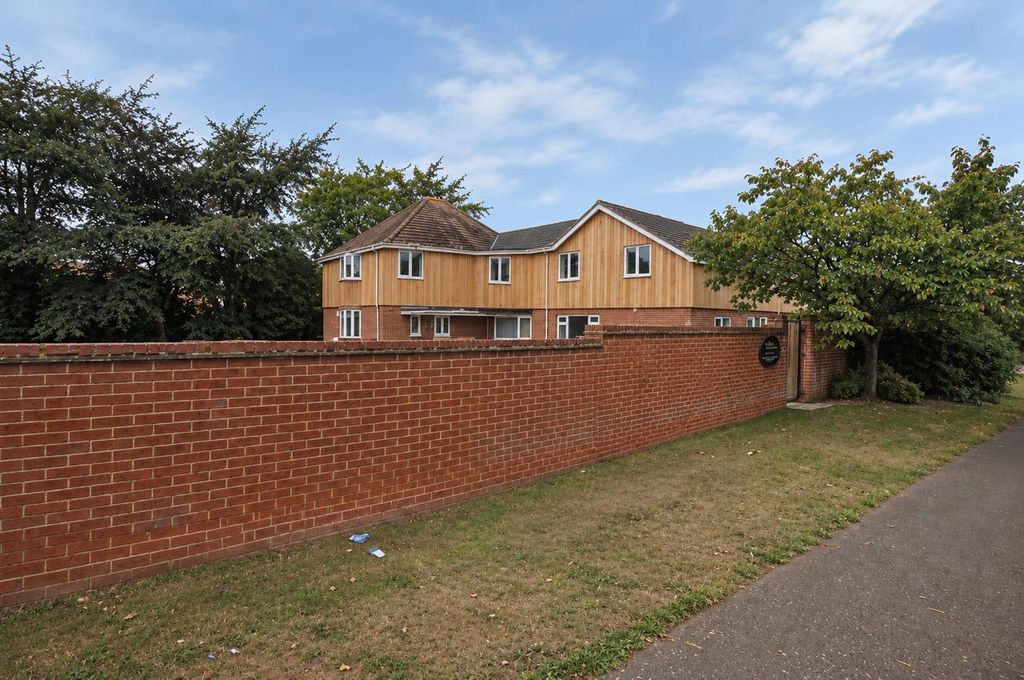 Property photo 1 of 9