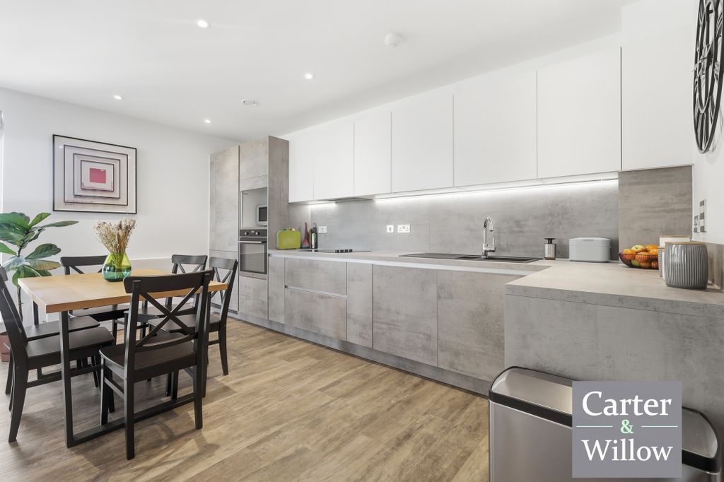 2 bed flat for saleThe Halcyon, Drydock Square, Barking IG11 photo 4