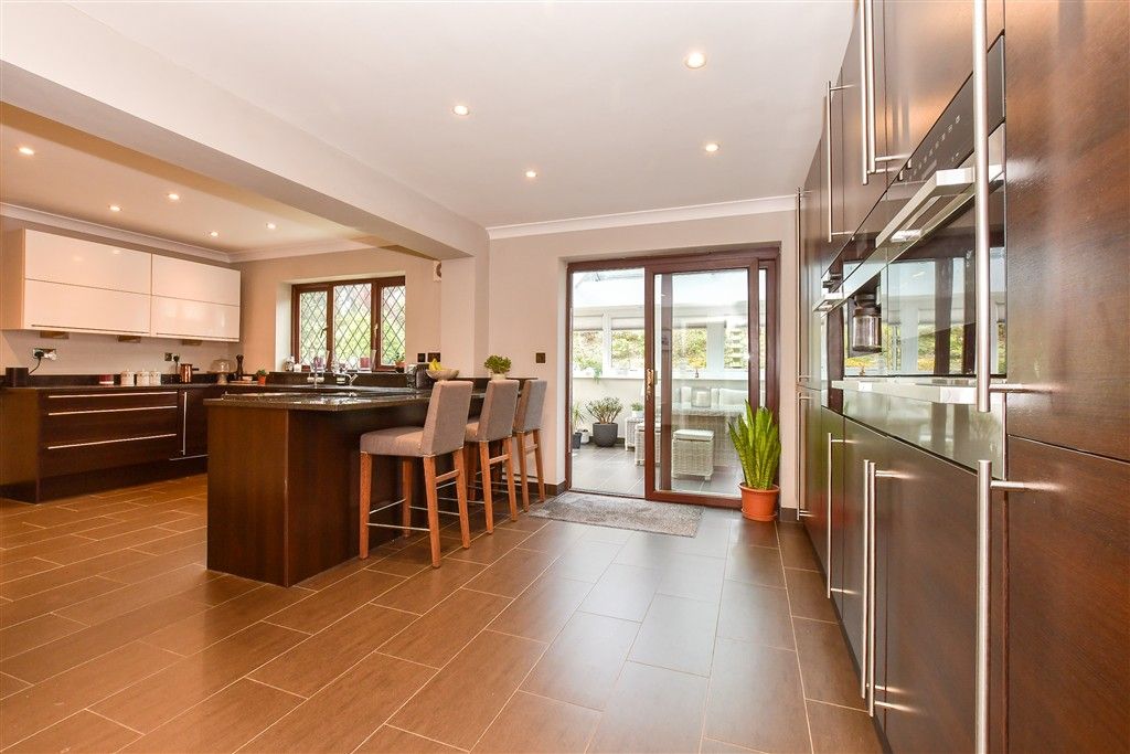 Property photo 2 of 15 Breakfast Area