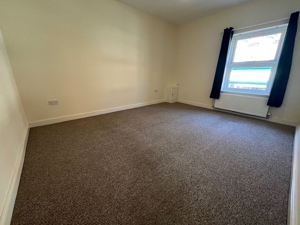 Property photo 3 of 10 Photograph 3