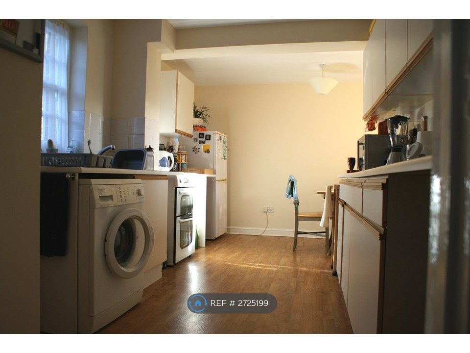 Property photo 3 of 5 Kitchen