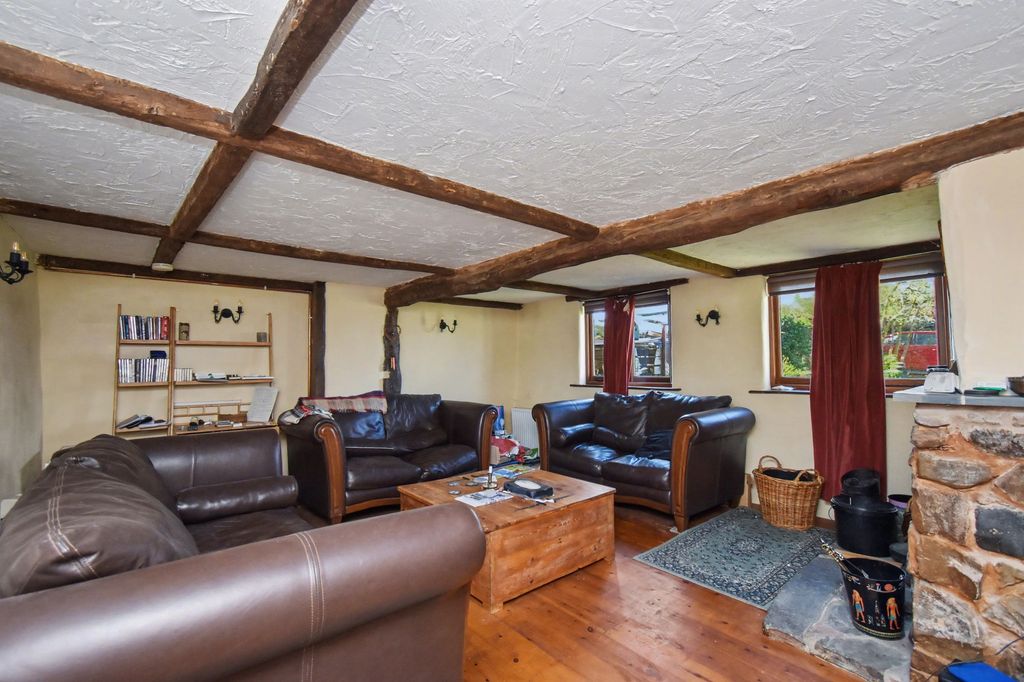 Property photo 3 of 18