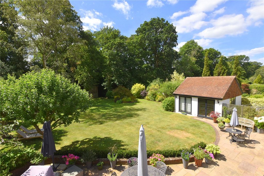 Property photo 3 of 15 Garden View