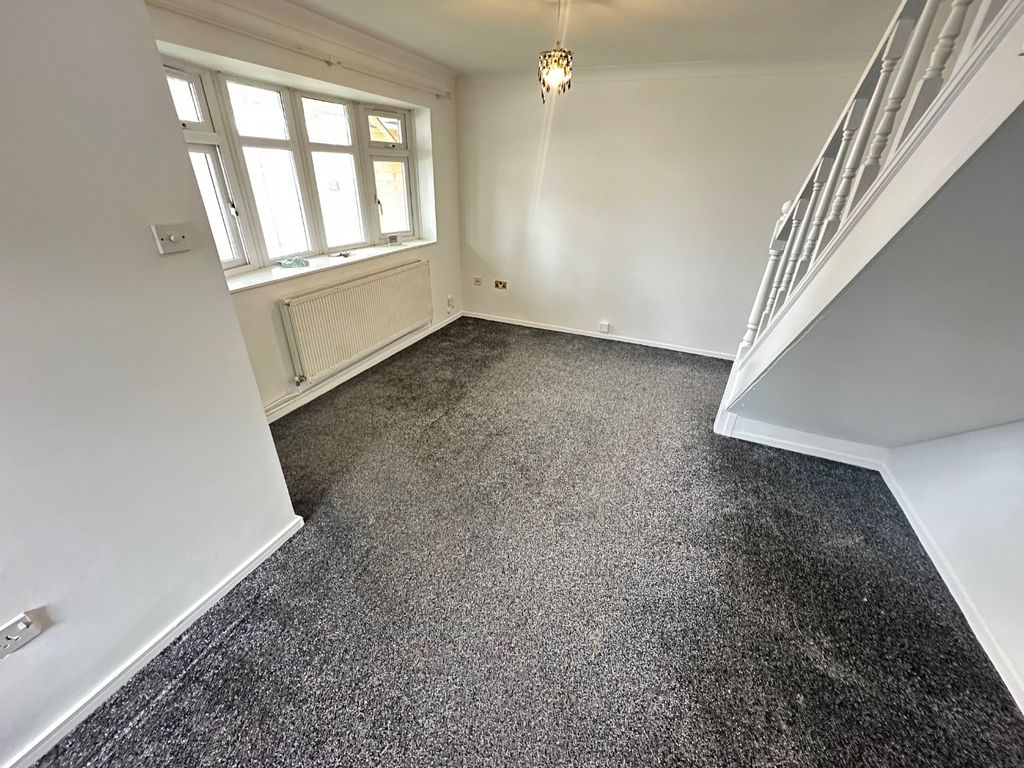 Property photo 3 of 9 5097672