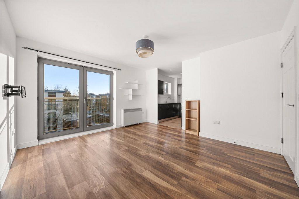 Property photo 2 of 9 Picture No. 23