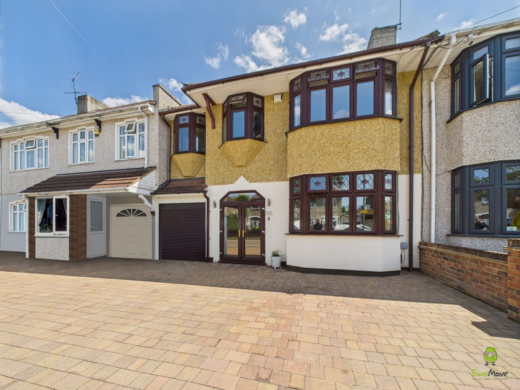 Property photo 1 of 15 Presented By Nicoleta At Ewemove Bexleyheath And D