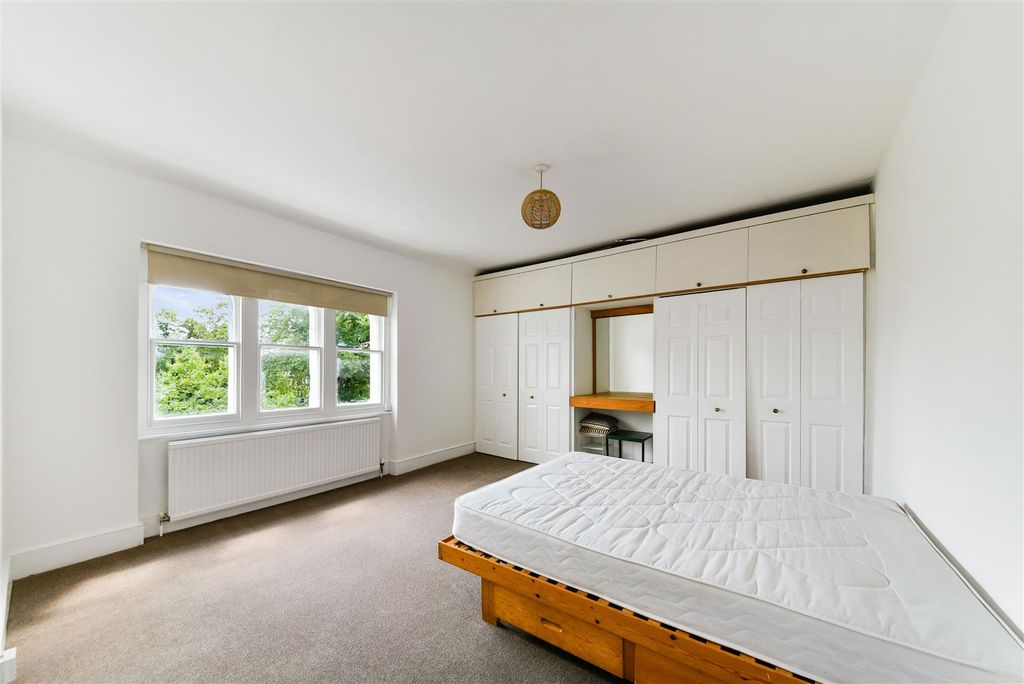 Property photo 3 of 9 Double Bedroom