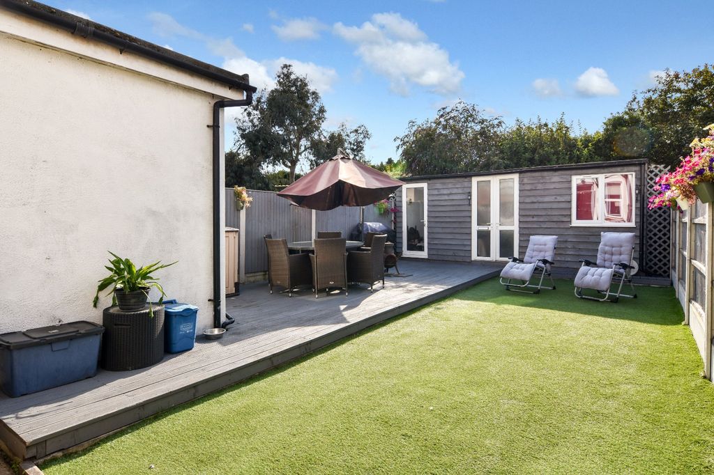 Property photo 3 of 32 Picture No. 12