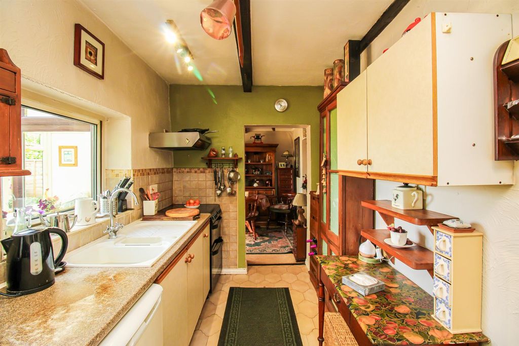 Property photo 3 of 14 Kitchen