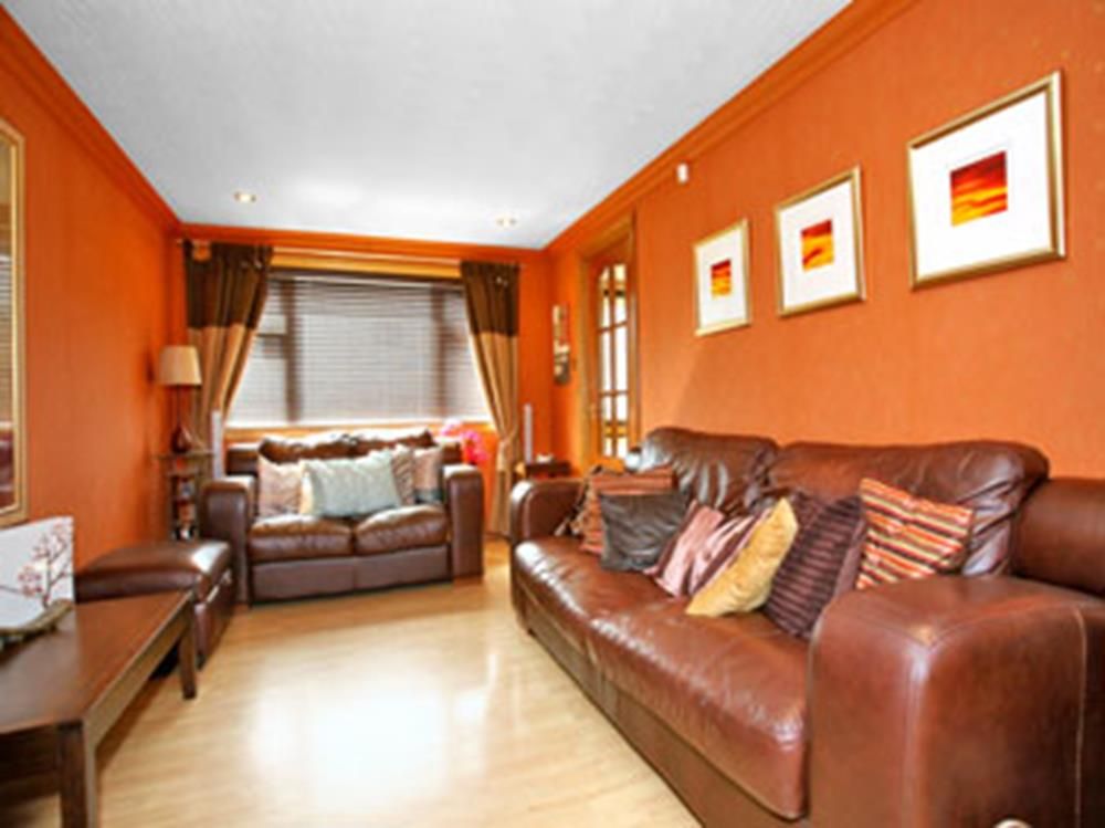 Property photo 2 of 10 Lounge