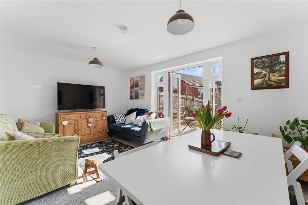 Property photo 3 of 22 Home 11.Jpg