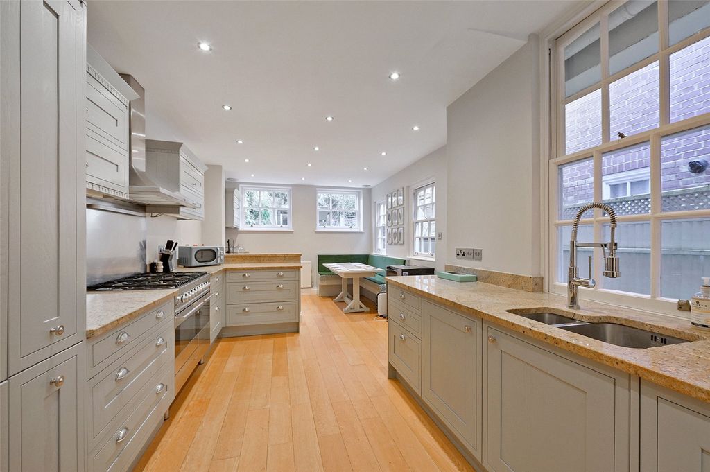 Property photo 2 of 16 Kitchen