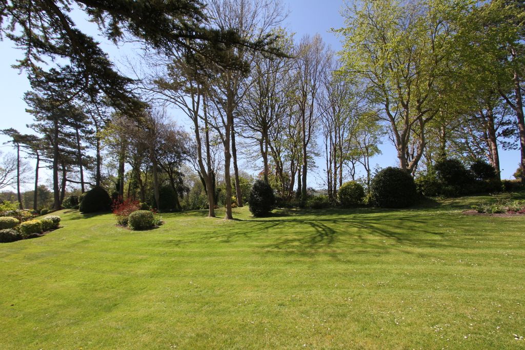 Property photo 2 of 13