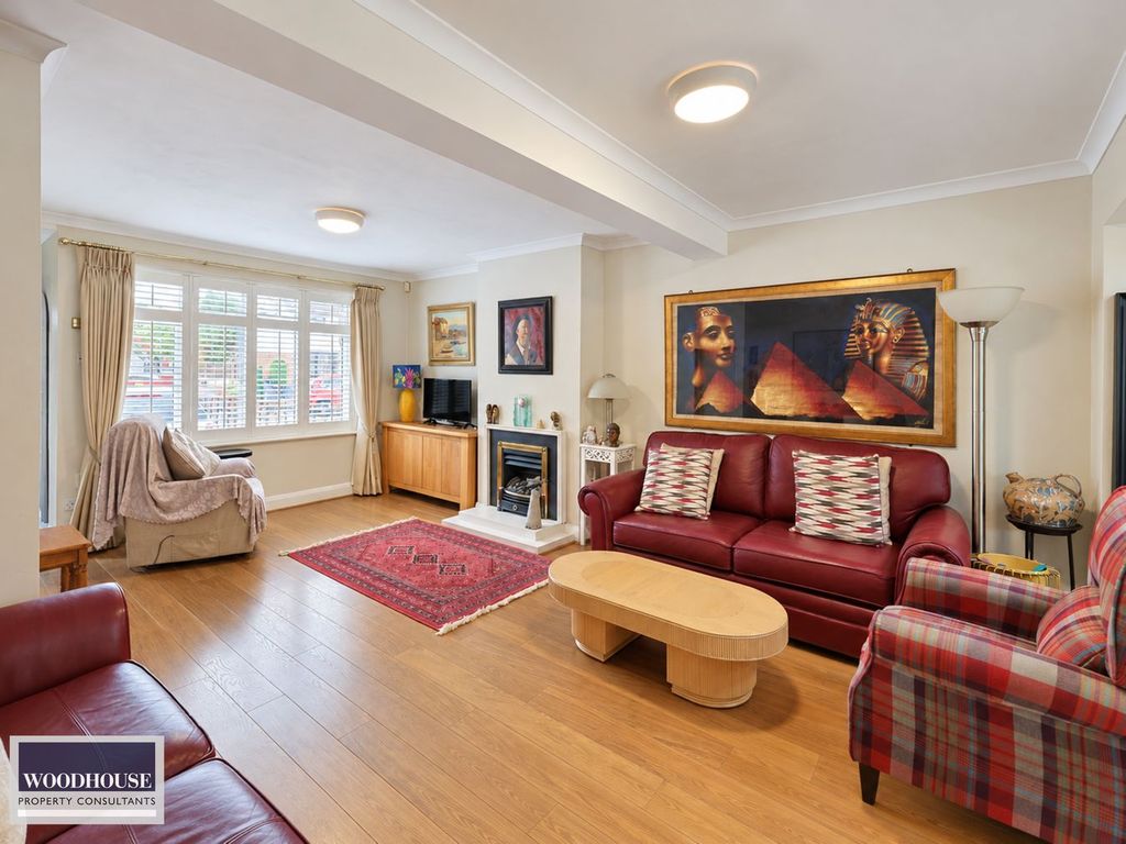 Property photo 3 of 32