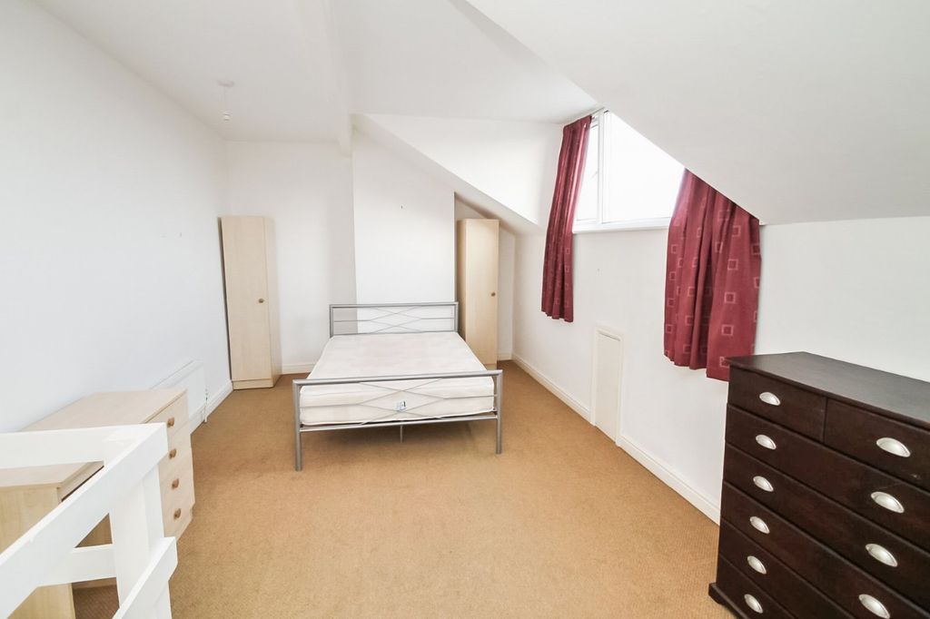 Property photo 3 of 10 Picture No. 04