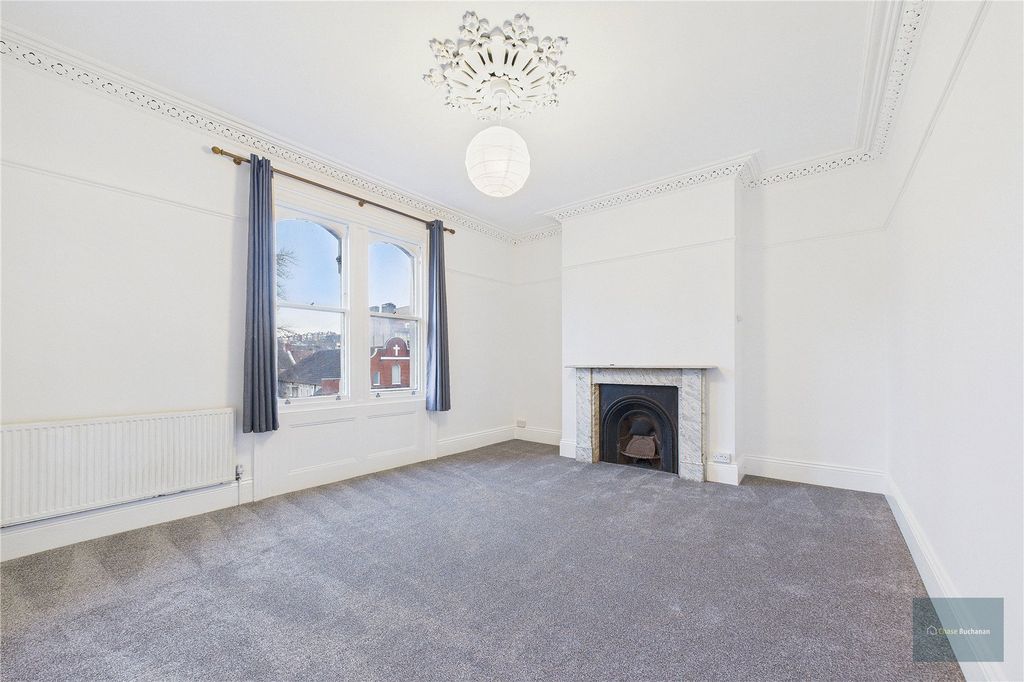 Property photo 2 of 19 Picture No. 05