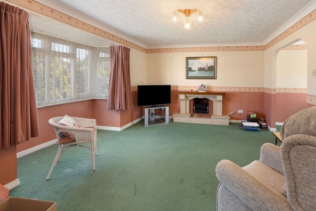 Property photo 3 of 15