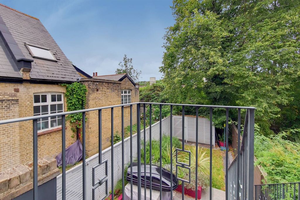 Property photo 1 of 29