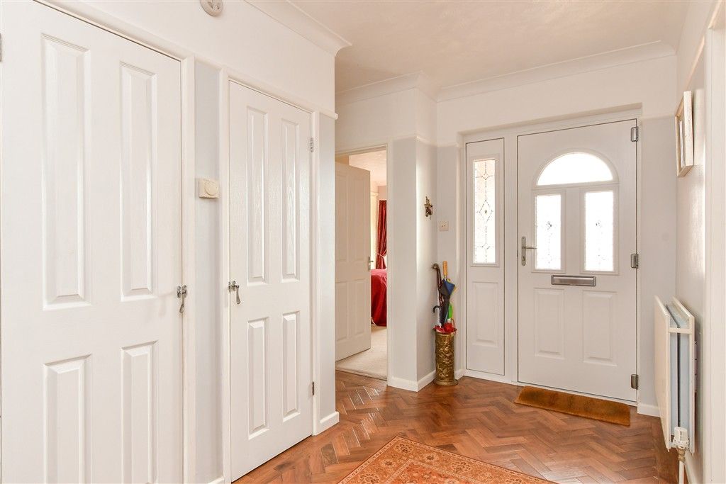 Property photo 2 of 19 Entrance Hall