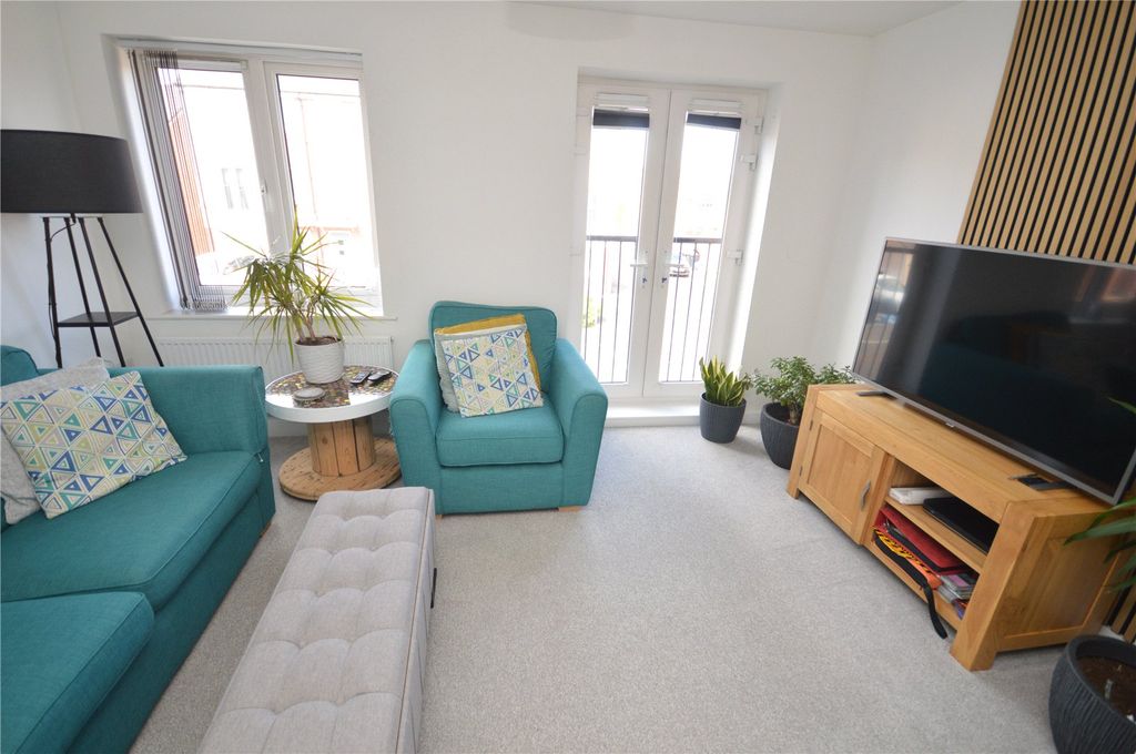 Property photo 2 of 20 Sitting Room