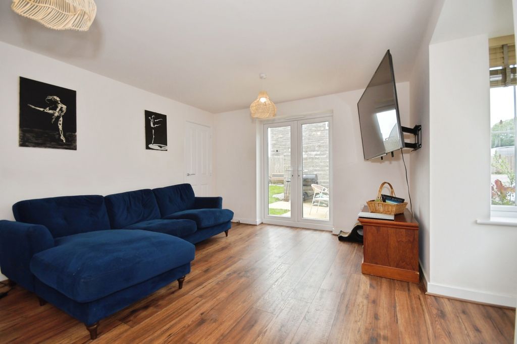 Property photo 2 of 25 Pbox-Img.Jpg