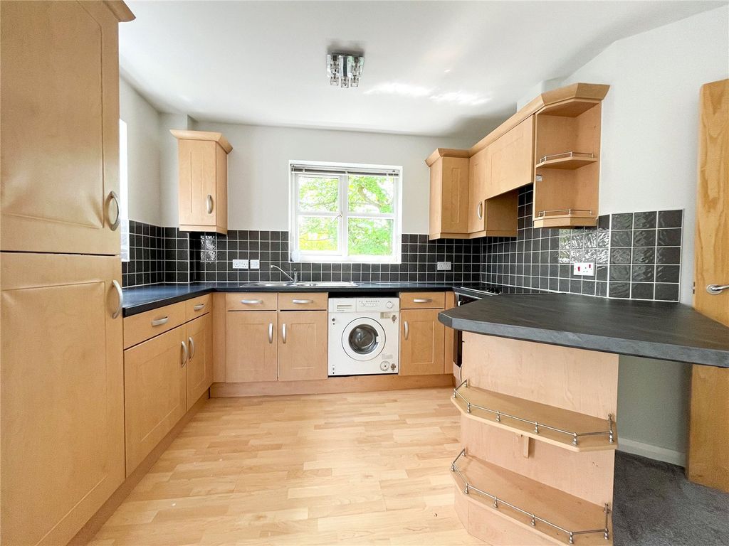 Property photo 2 of 12 Kitchen